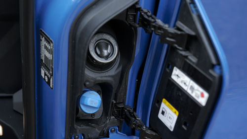 VOLKSWAGEN TRANSPORTER T28 SWB DIESEL 2.0 TDI 110 Commerce Van view 5